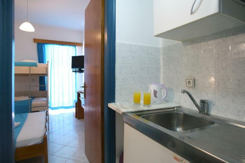 Theocharis Bros - Studios Apartments Agios Nikitas Exterior photo